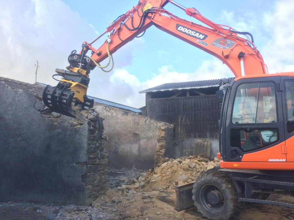 Mini- répandeuse d’enrobé et gravillons